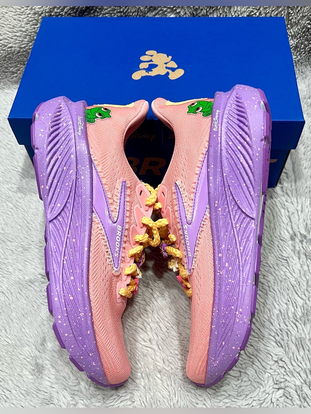 *NEW IN BOX* Brooks x runDisney Rapunzel Ghost 17 Running Sneaker Women’s 8.5 - Picture 9 of 16